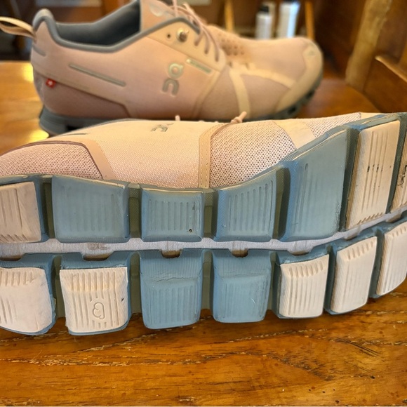 On Running Cloud Women’s Waterproof Shoes – Size 9– Blush Pink & Gray - Picture 9 of 11